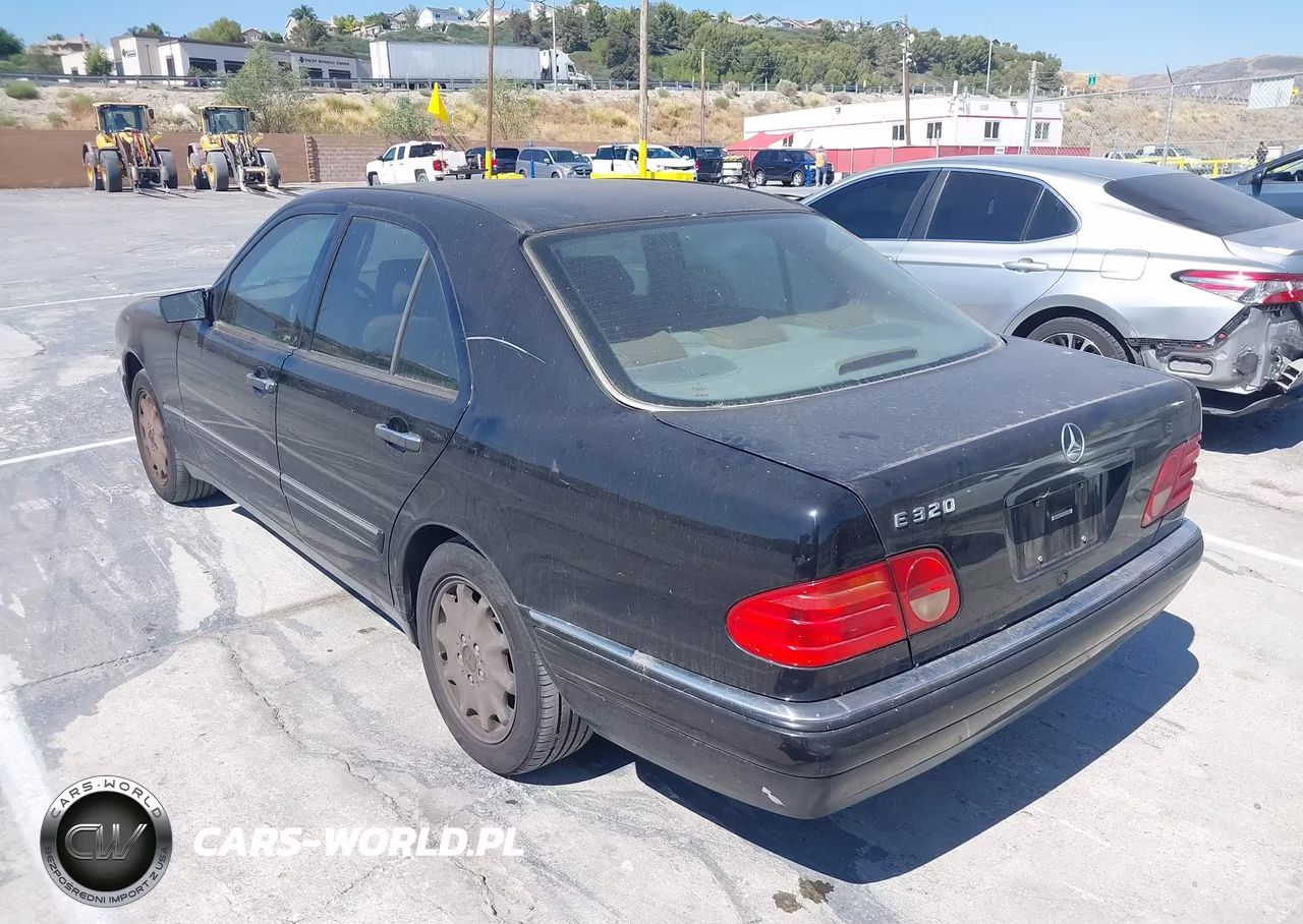1999 Mercedes-Benz E 320 VIN:WDBJF65H0XA899126 - 3