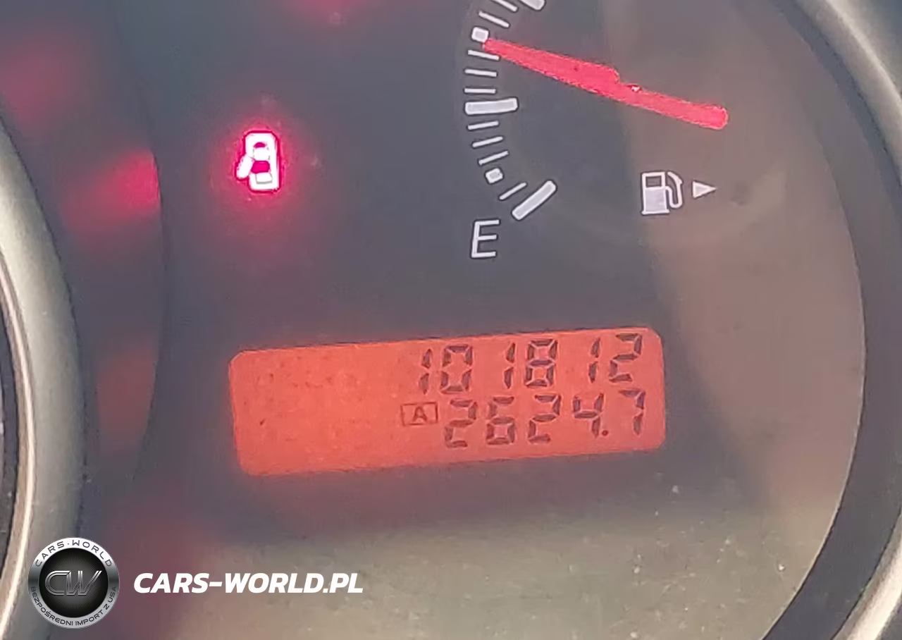 2010 Nissan Versa 1.8S VIN:3N1BC1CP3AL445936 - 15