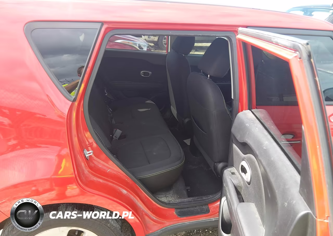 2015 Kia Soul + VIN:KNDJP3A59F7754512 - 8