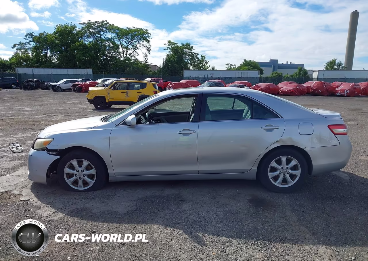 2011 Toyota Camry Le VIN:4T1BF3EK8BU207035 - 14