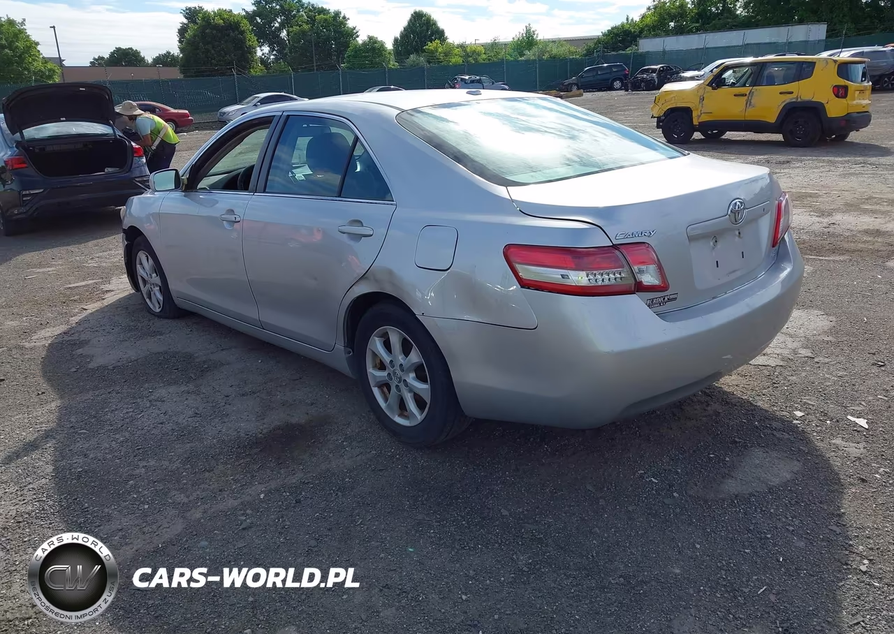 2011 Toyota Camry Le VIN:4T1BF3EK8BU207035 - 3