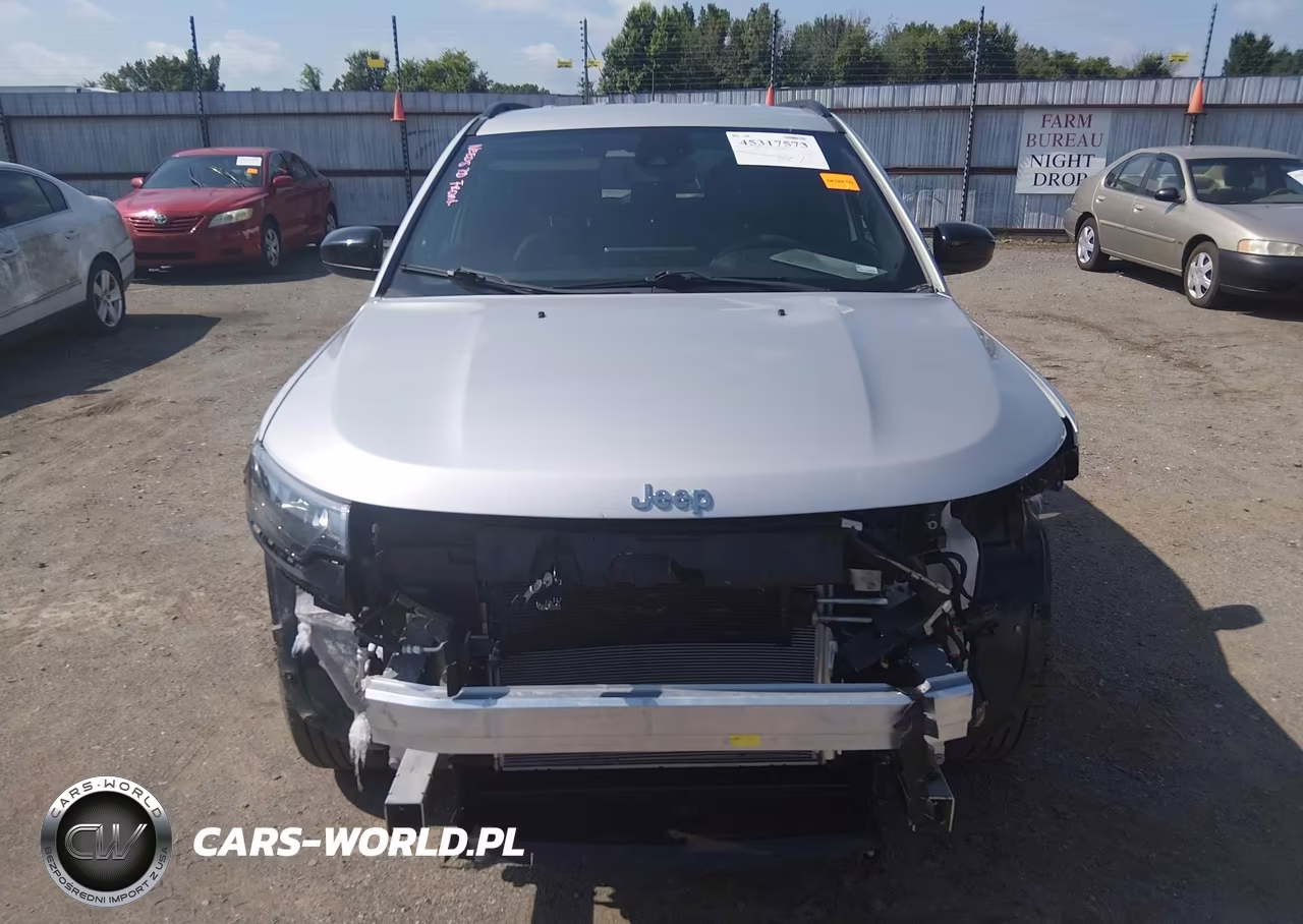 2024 Jeep Compass Latitude 4X4 VIN:3C4NJDBNXRT138857 - 13