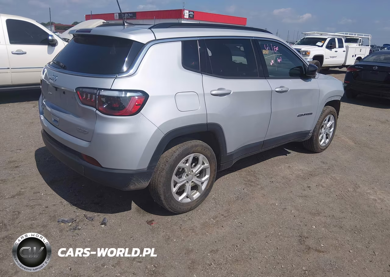 2024 Jeep Compass Latitude 4X4 VIN:3C4NJDBNXRT138857 - 4