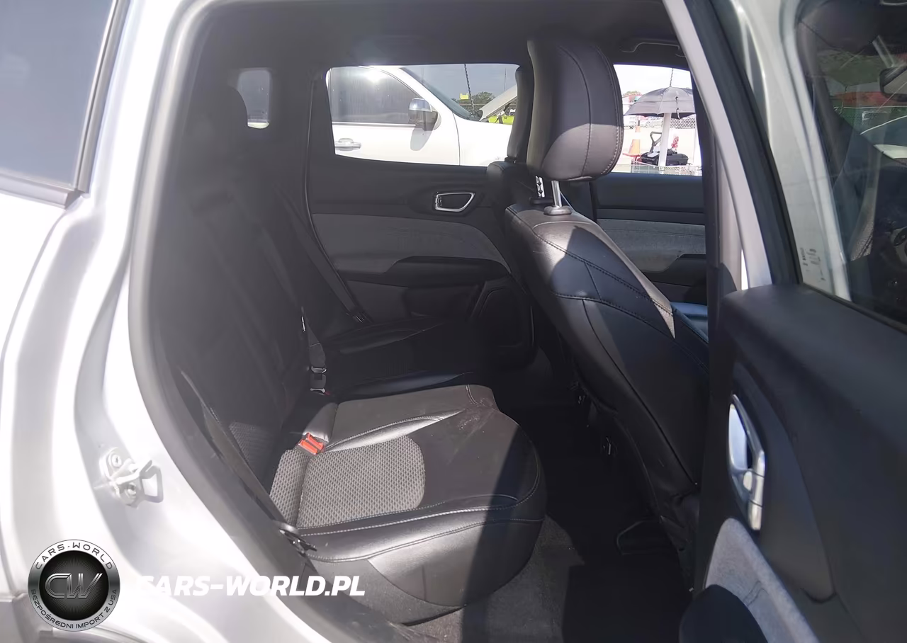 2024 Jeep Compass Latitude 4X4 VIN:3C4NJDBNXRT138857 - 8