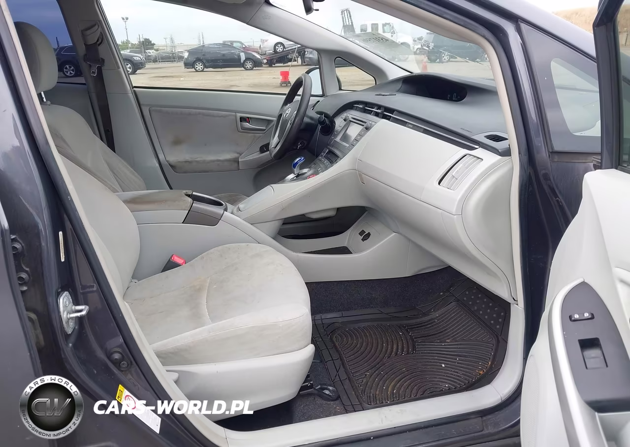 2012 Toyota Prius Two VIN:JTDKN3DU1C1593892 - 5