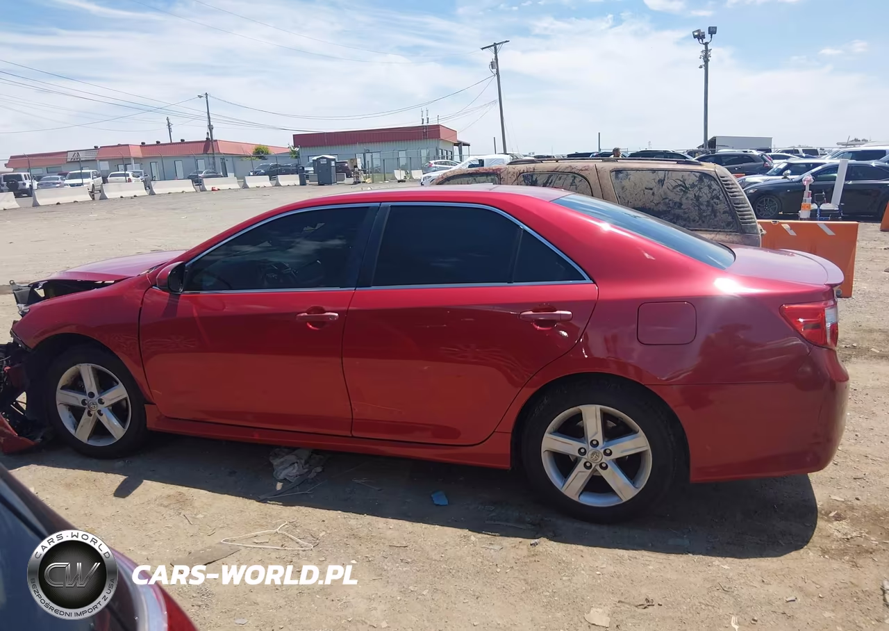 2014 Toyota Camry Se VIN:4T1BF1FK1EU752422 - 14