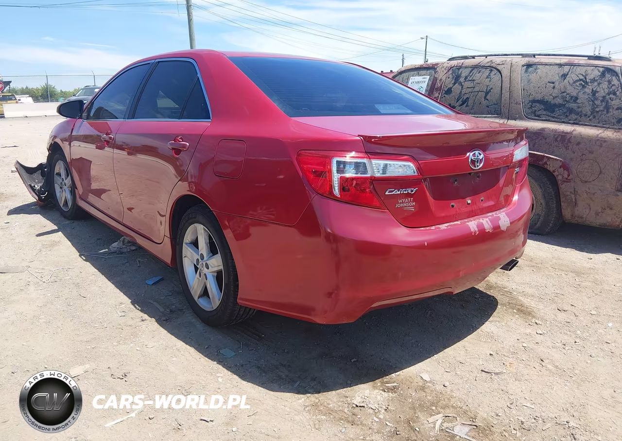 2014 Toyota Camry Se VIN:4T1BF1FK1EU752422 - 3