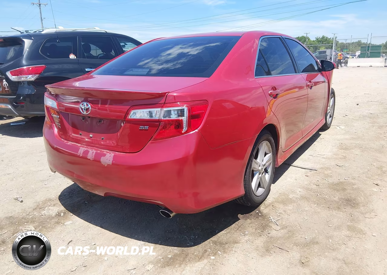 2014 Toyota Camry Se VIN:4T1BF1FK1EU752422 - 4