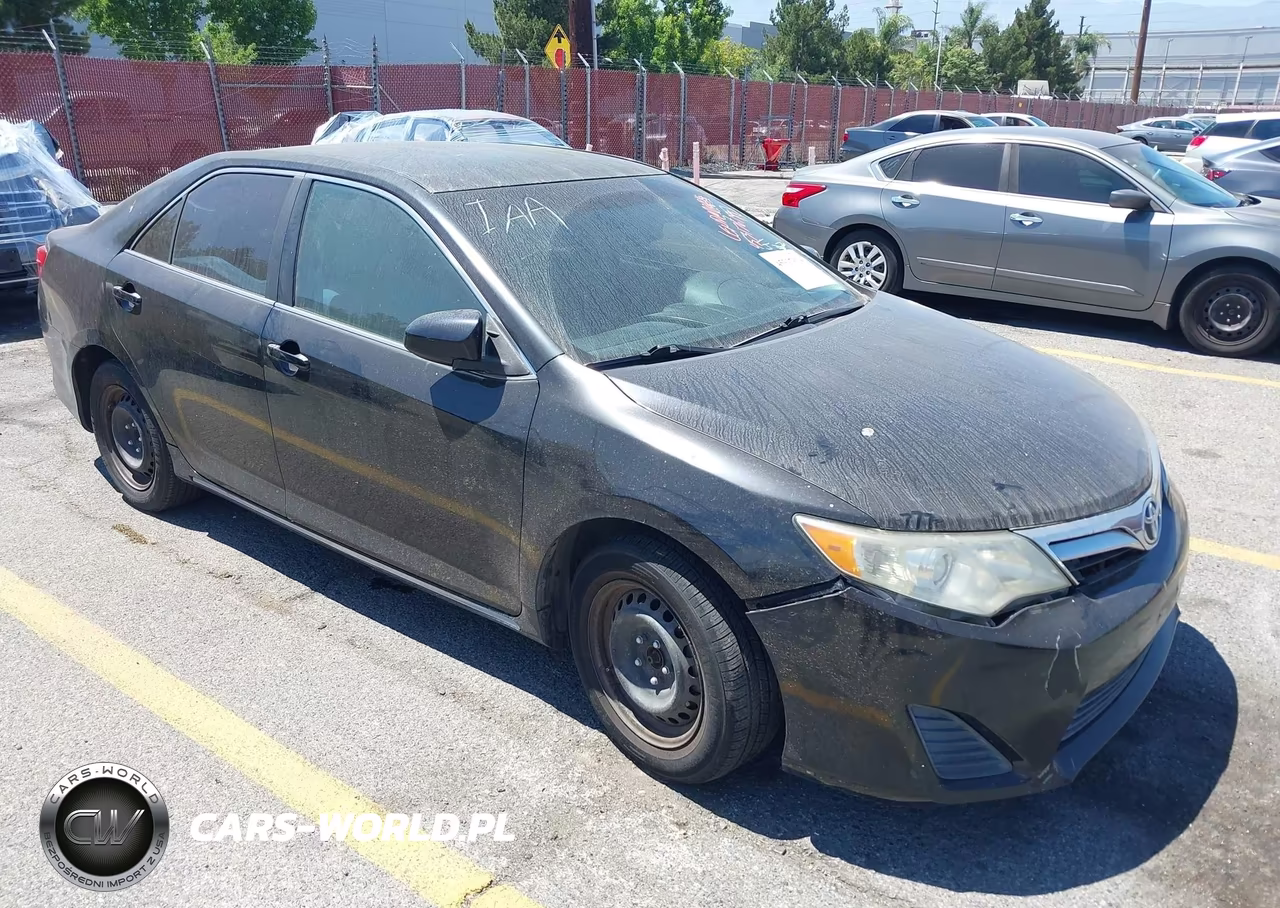 2012 Toyota Camry Le – zdjęcie 1 z 12