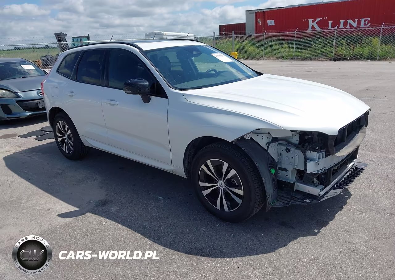 2024 Volvo Xc60 B5 Core Dark Theme – zdjęcie 1 z 17