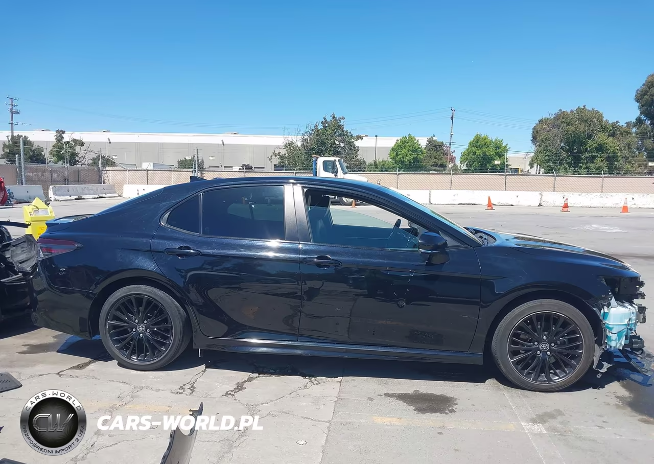 2022 Toyota Camry Nightshade Edition Hybrid VIN:4T1T31AK1NU035099 - 14