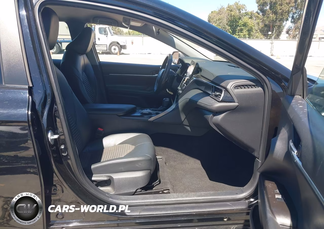 2022 Toyota Camry Nightshade Edition Hybrid VIN:4T1T31AK1NU035099 - 5