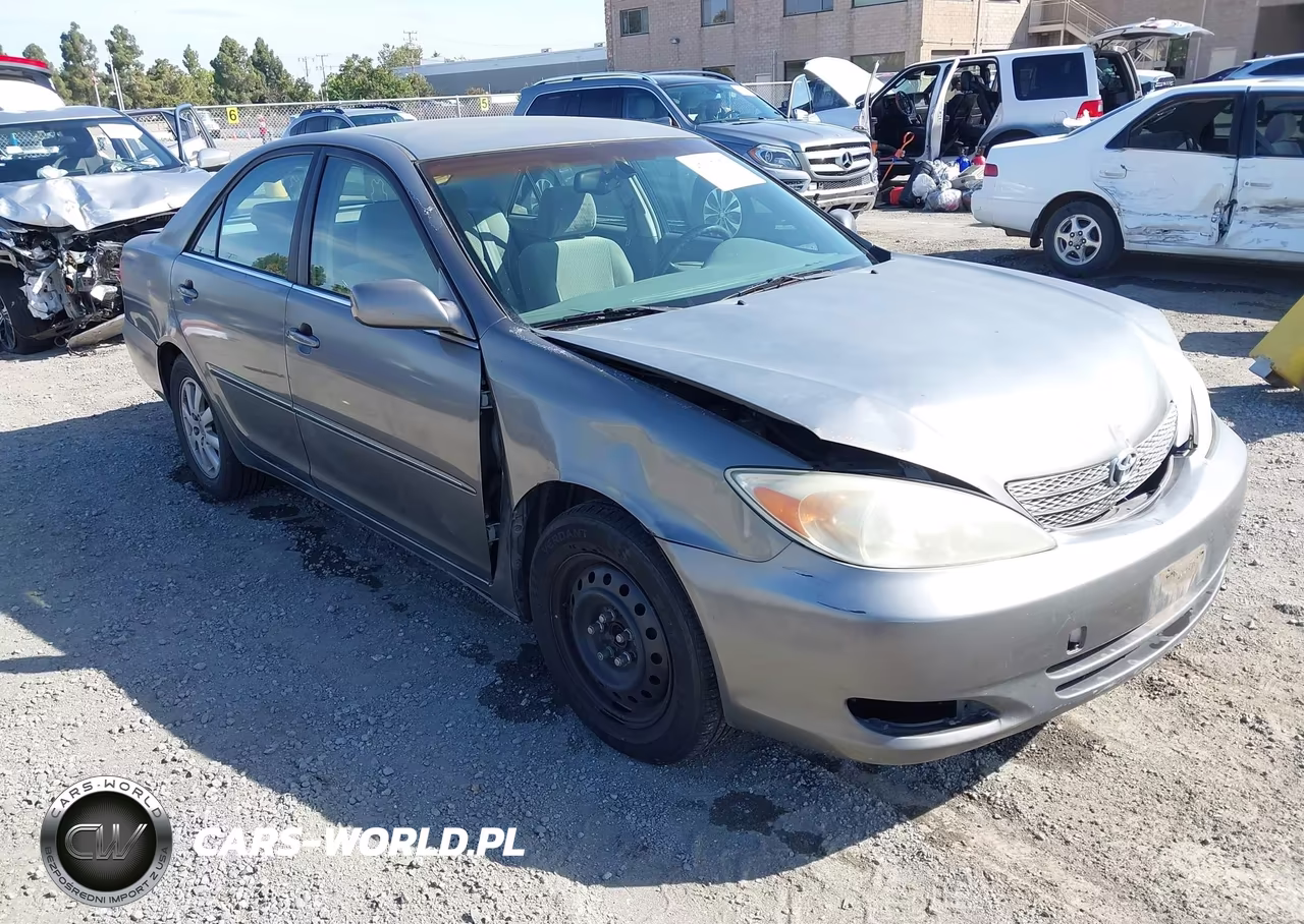 2002 Toyota Camry Xle VIN:JTDBE30K720059160 - 13