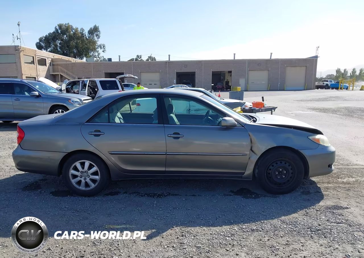 2002 Toyota Camry Xle VIN:JTDBE30K720059160 - 15