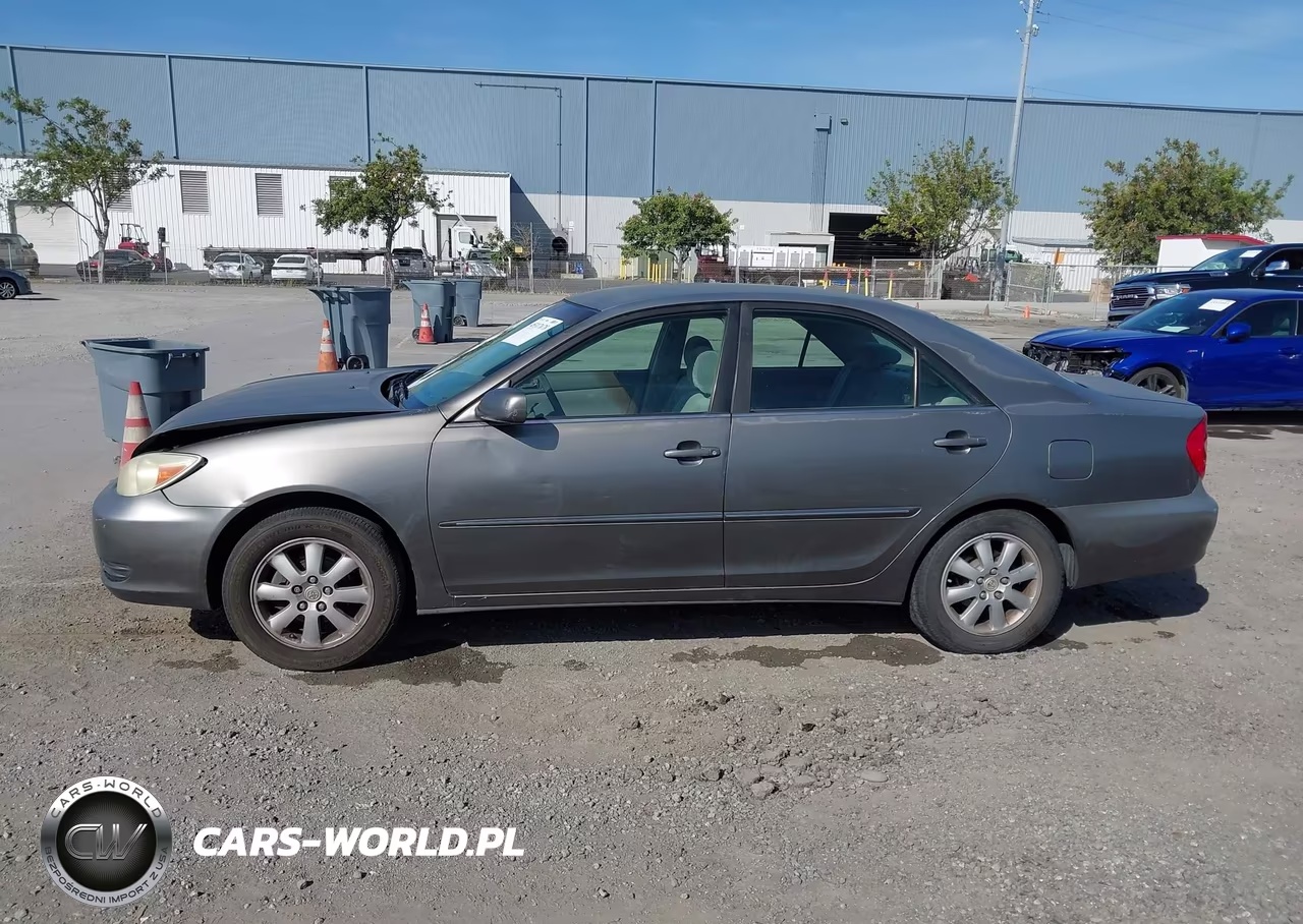 2002 Toyota Camry Xle VIN:JTDBE30K720059160 - 16