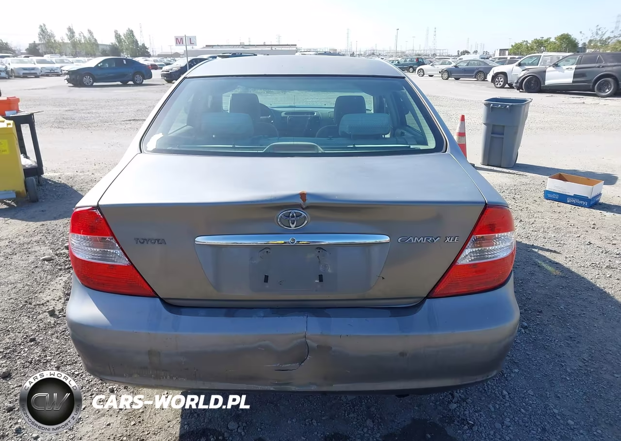 2002 Toyota Camry Xle VIN:JTDBE30K720059160 - 18