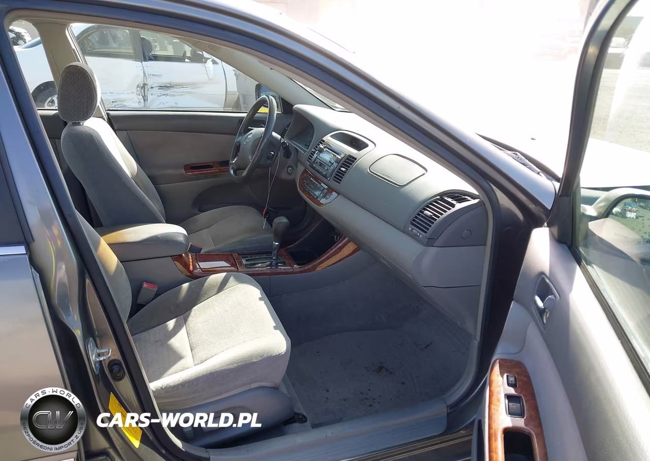 2002 Toyota Camry Xle VIN:JTDBE30K720059160 - 5