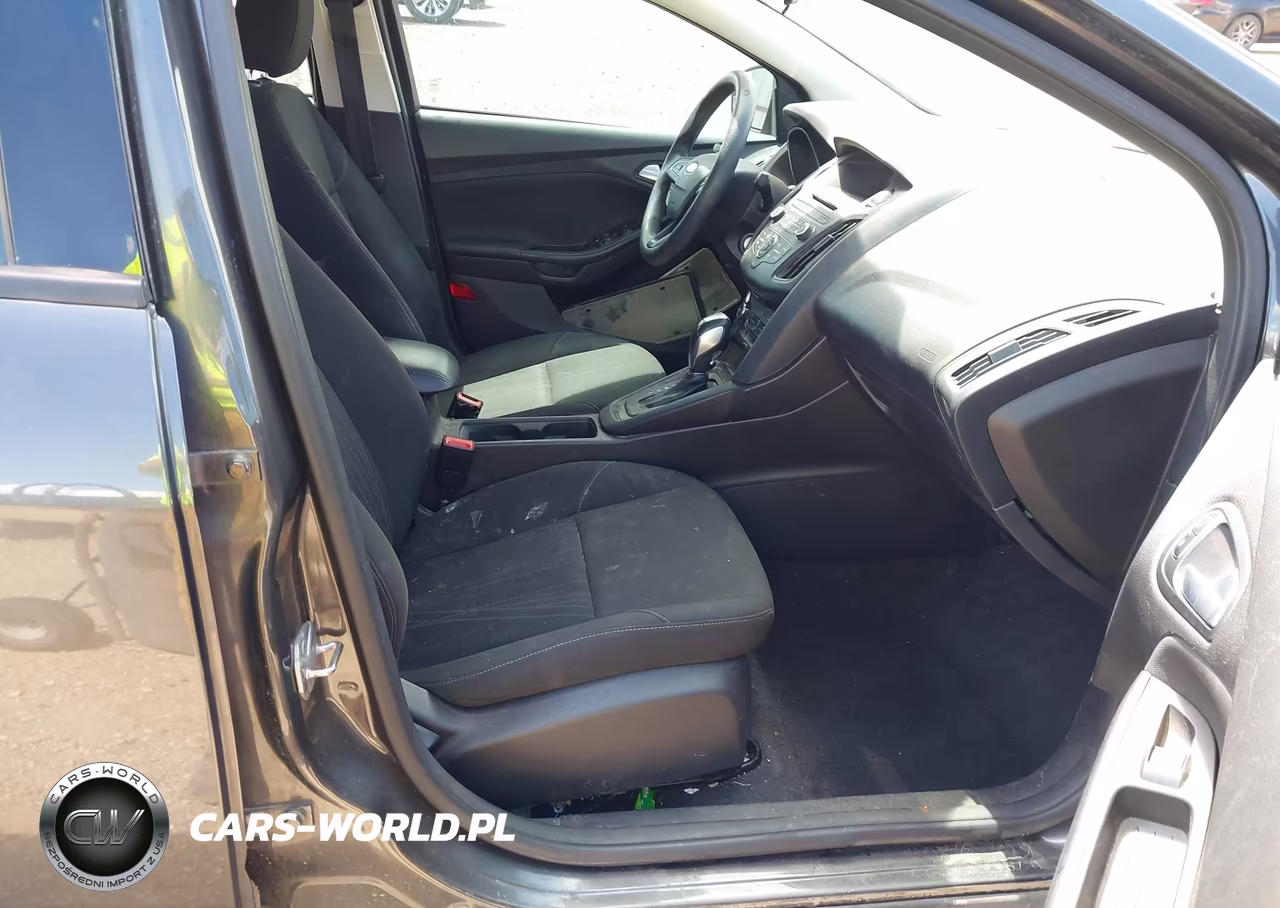 2015 Ford Focus Se VIN:1FADP3F29FL363451 - 5