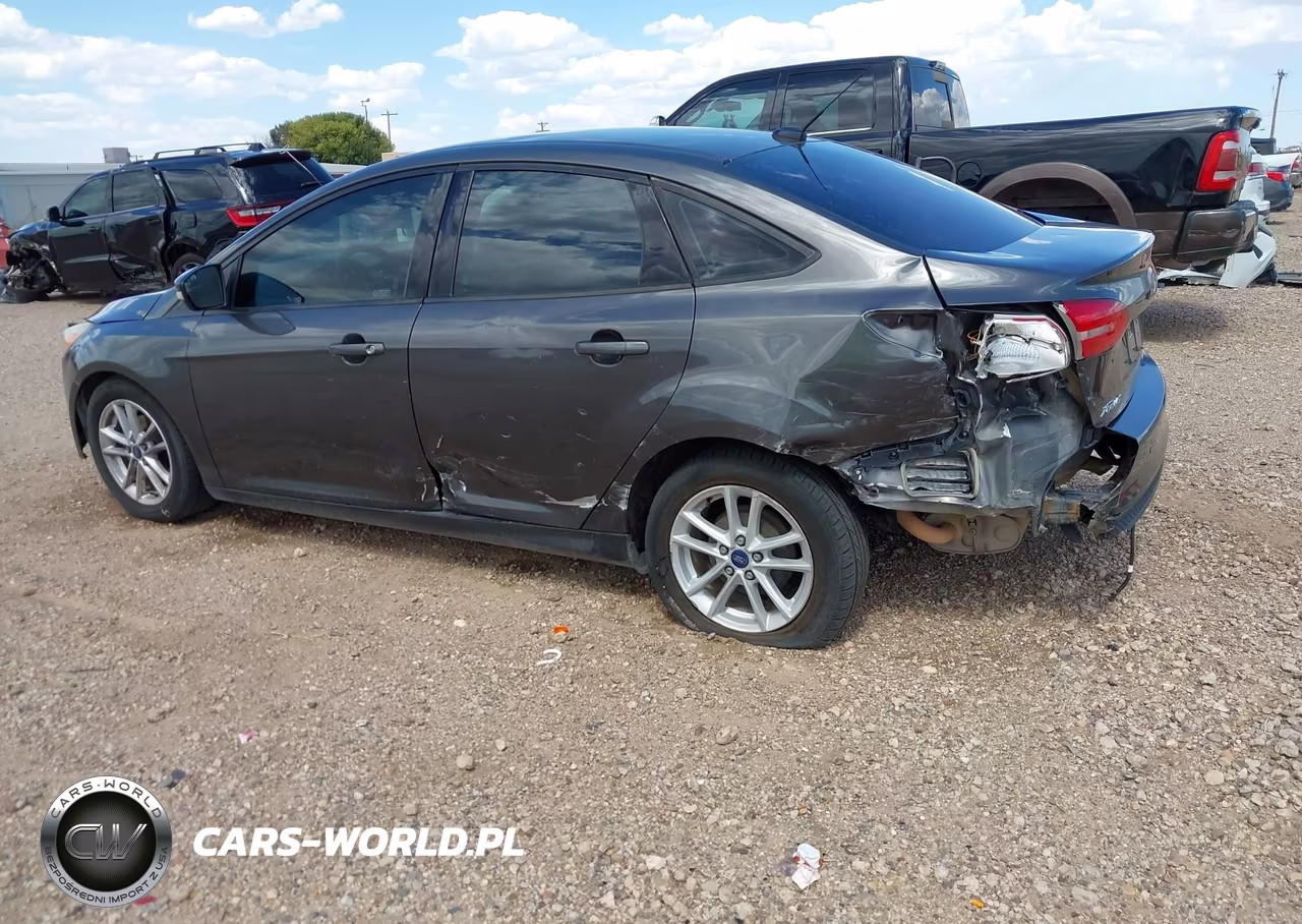 2015 Ford Focus Se VIN:1FADP3F29FL363451 - 6