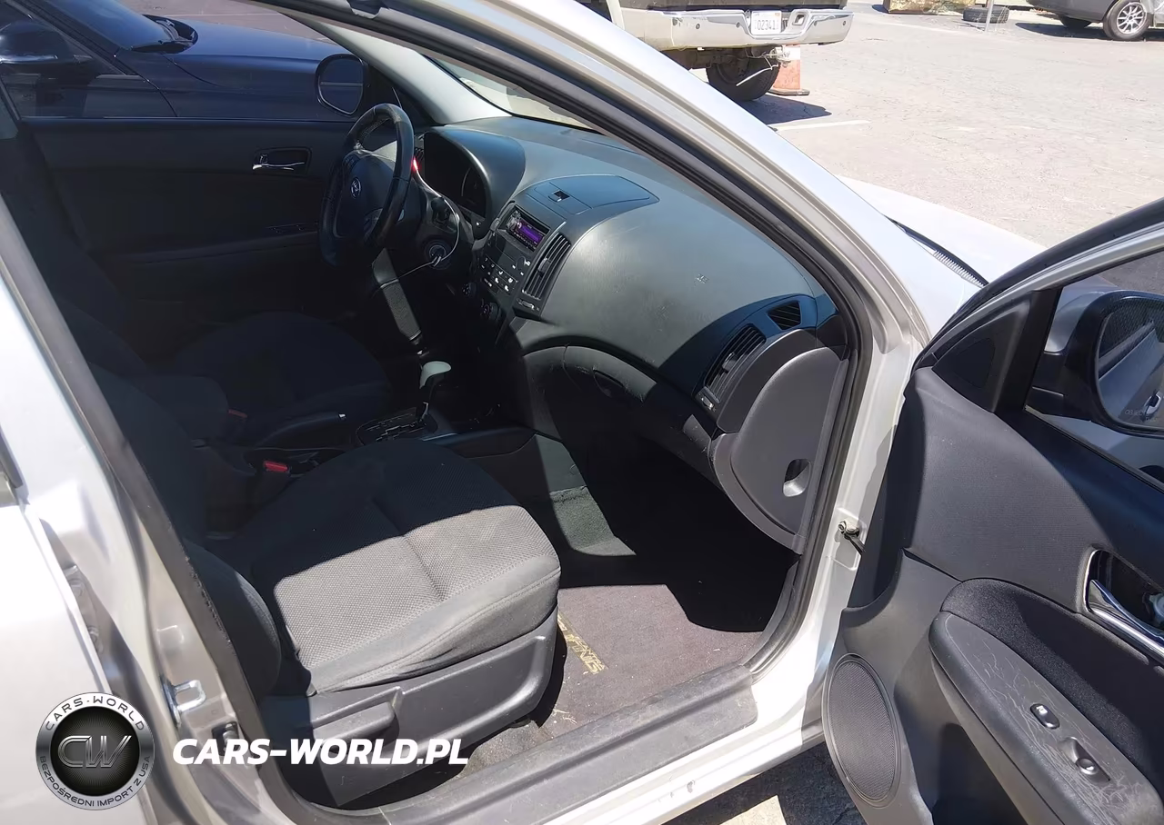 2009 Hyundai Elantra Touring VIN:KMHDC86E29U036302 - 5