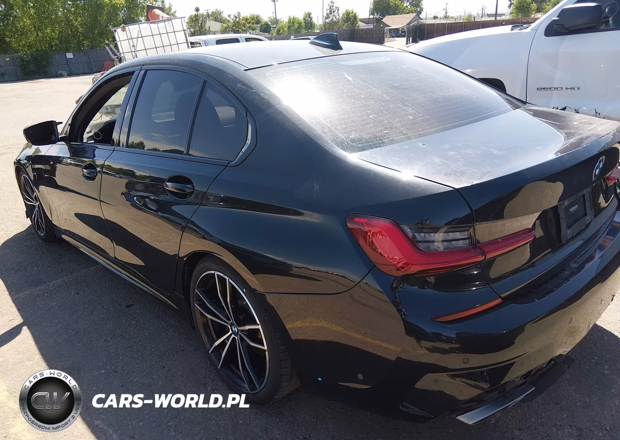 2019 BMW 330I xDrive VIN:WBA5R7C55KAJ81067 - 3