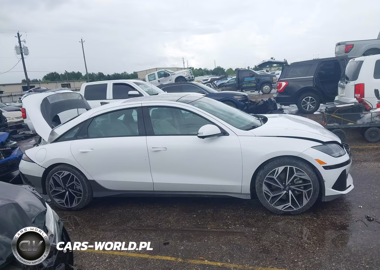2024 Hyundai Ioniq 6 Limited VIN:KMHM54AC2RA055068 - 13