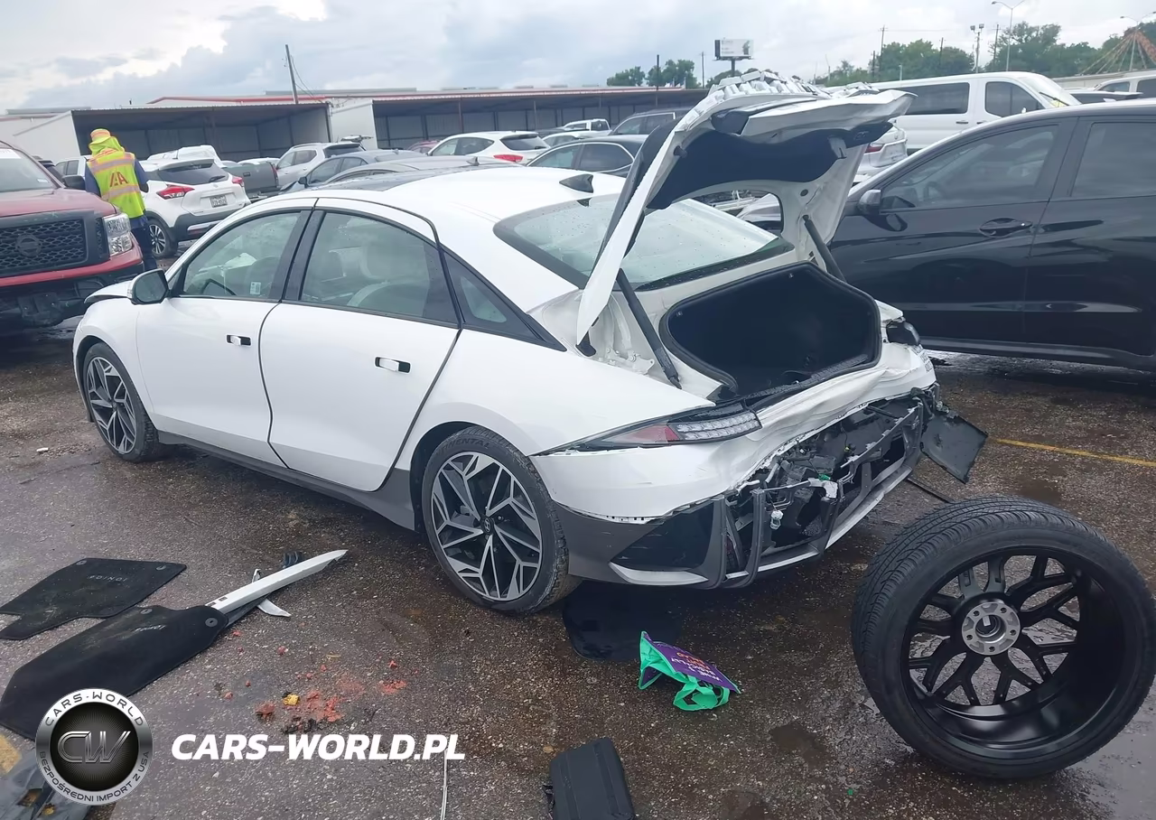 2024 Hyundai Ioniq 6 Limited VIN:KMHM54AC2RA055068 - 3