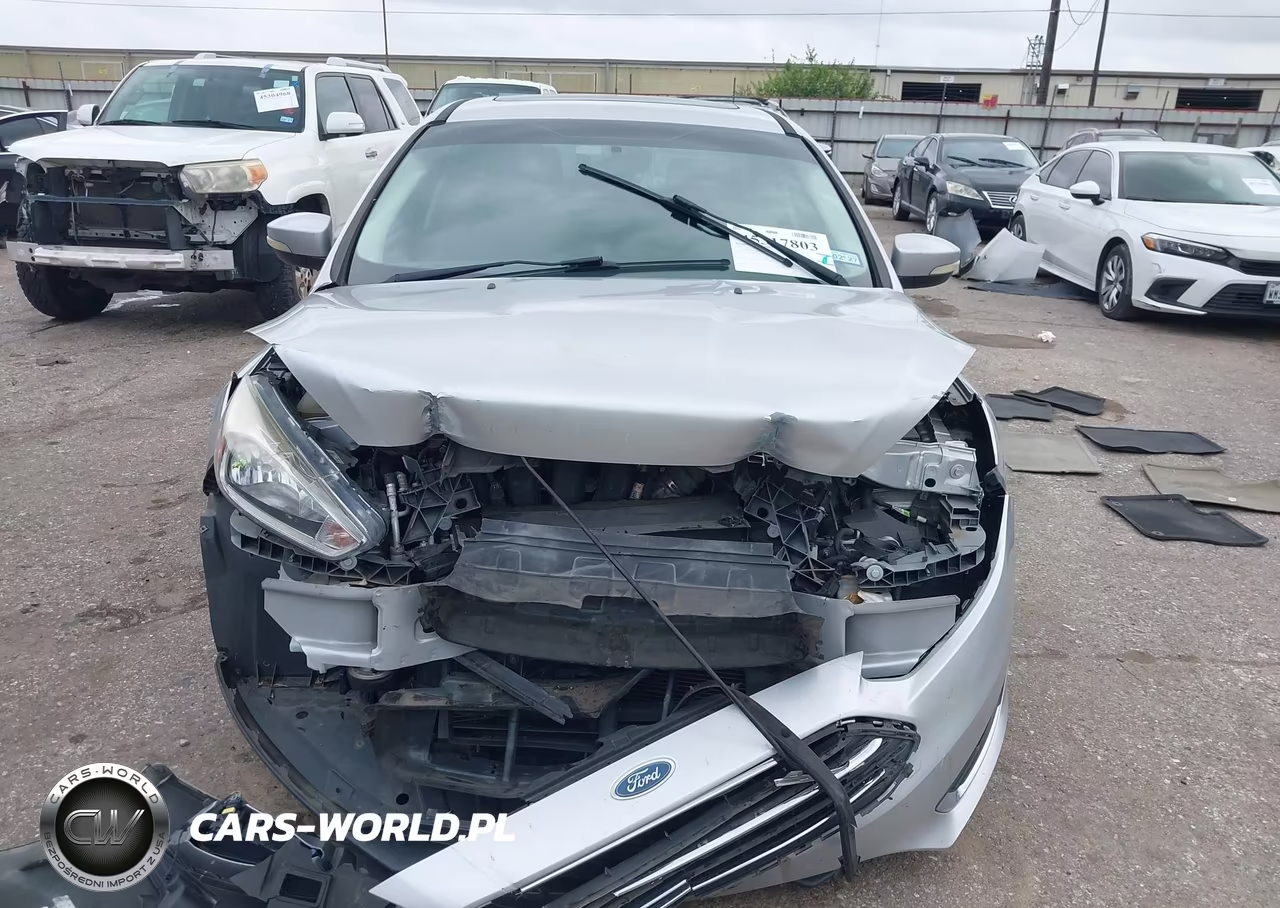 2018 Ford Focus Titanium VIN:1FADP3N24JL246323 - 12