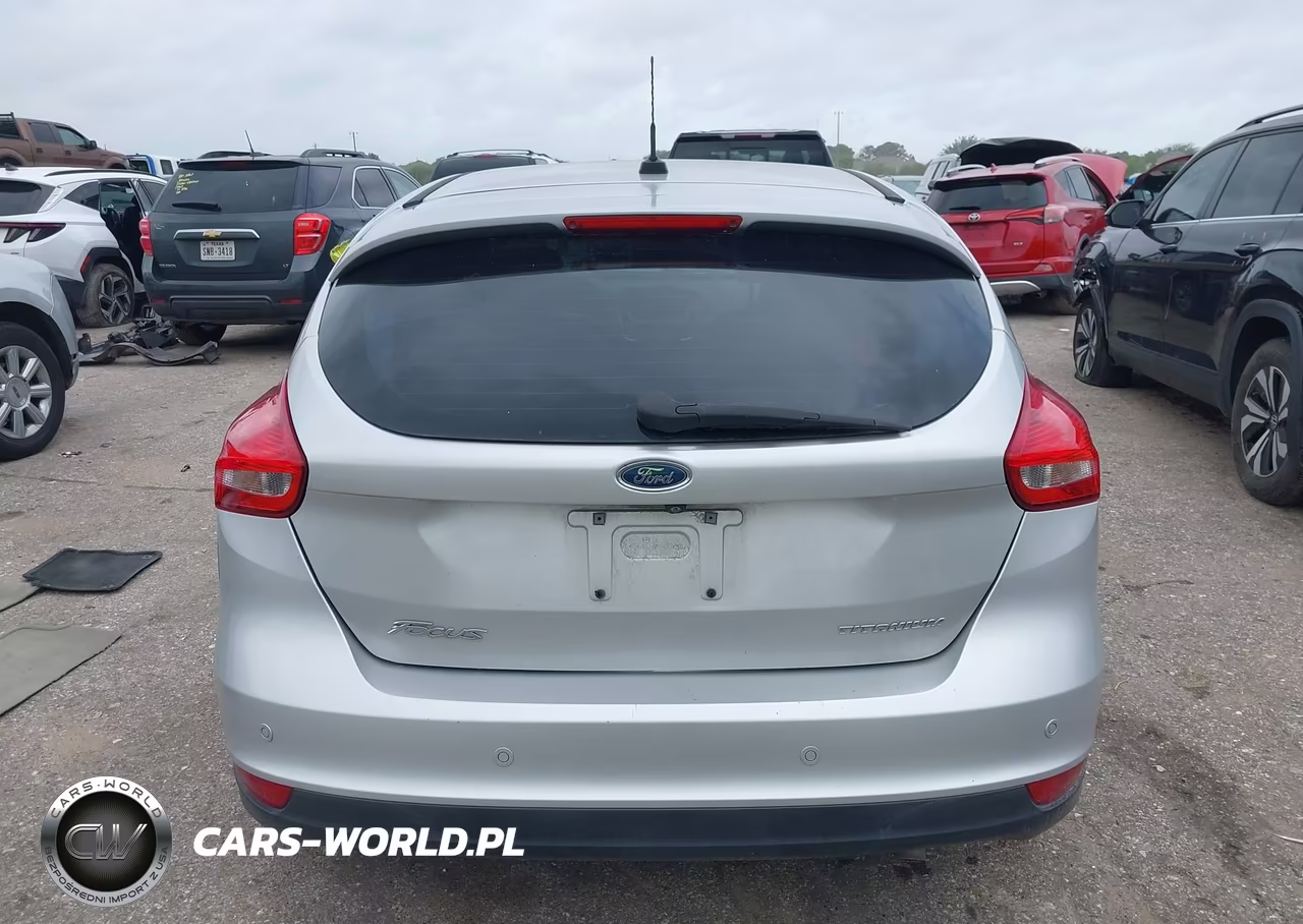 2018 Ford Focus Titanium VIN:1FADP3N24JL246323 - 16