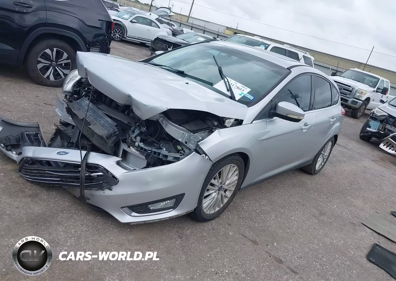 2018 Ford Focus Titanium VIN:1FADP3N24JL246323 - 2