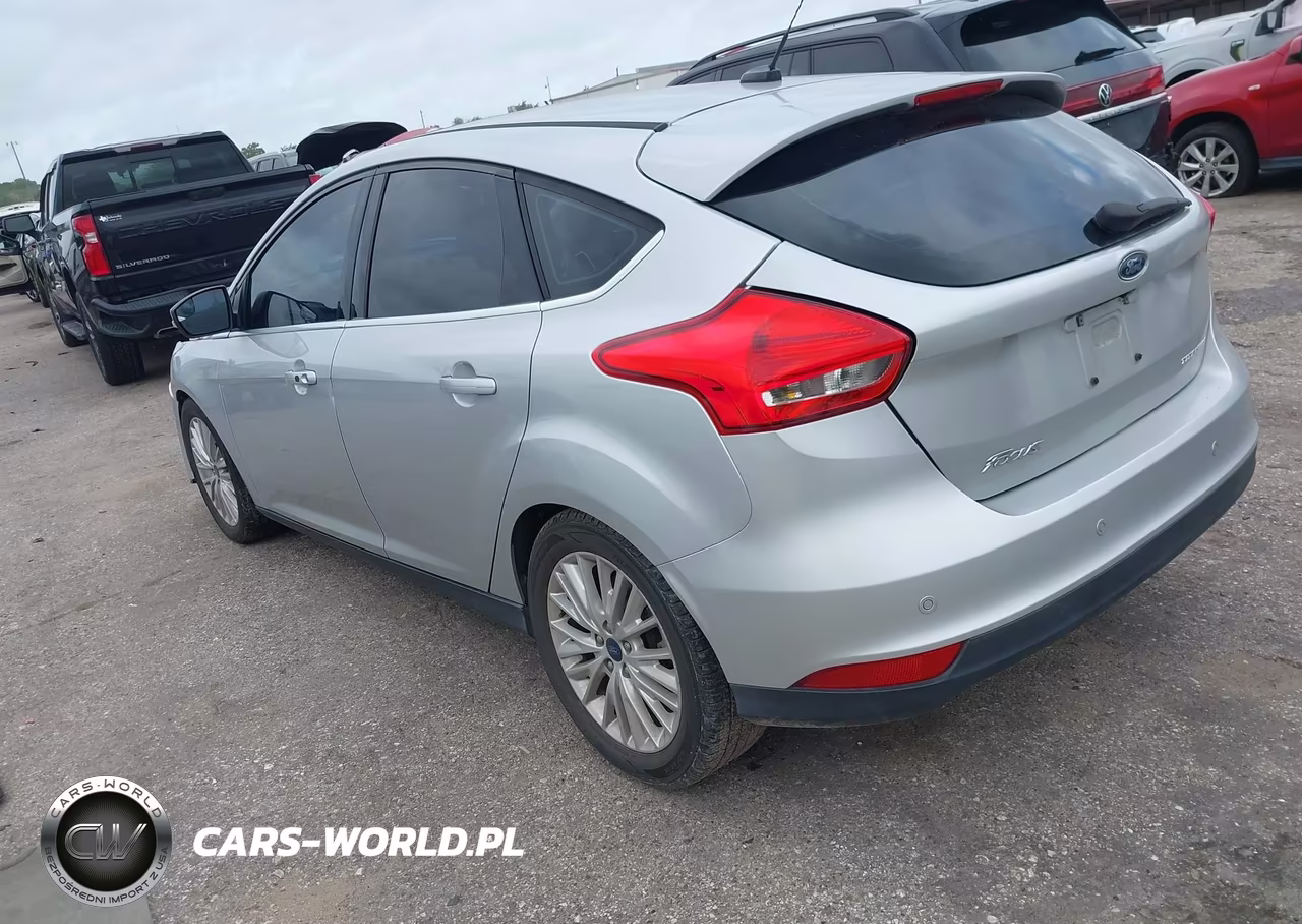 2018 Ford Focus Titanium VIN:1FADP3N24JL246323 - 3