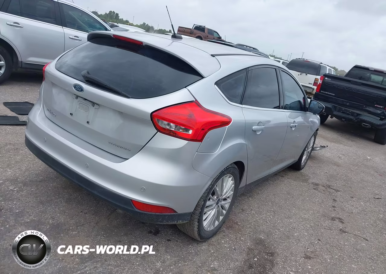 2018 Ford Focus Titanium VIN:1FADP3N24JL246323 - 4