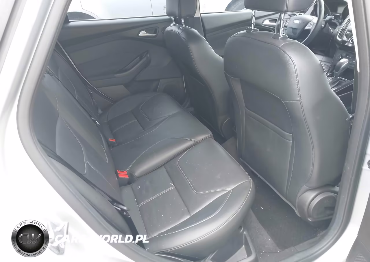 2018 Ford Focus Titanium VIN:1FADP3N24JL246323 - 8