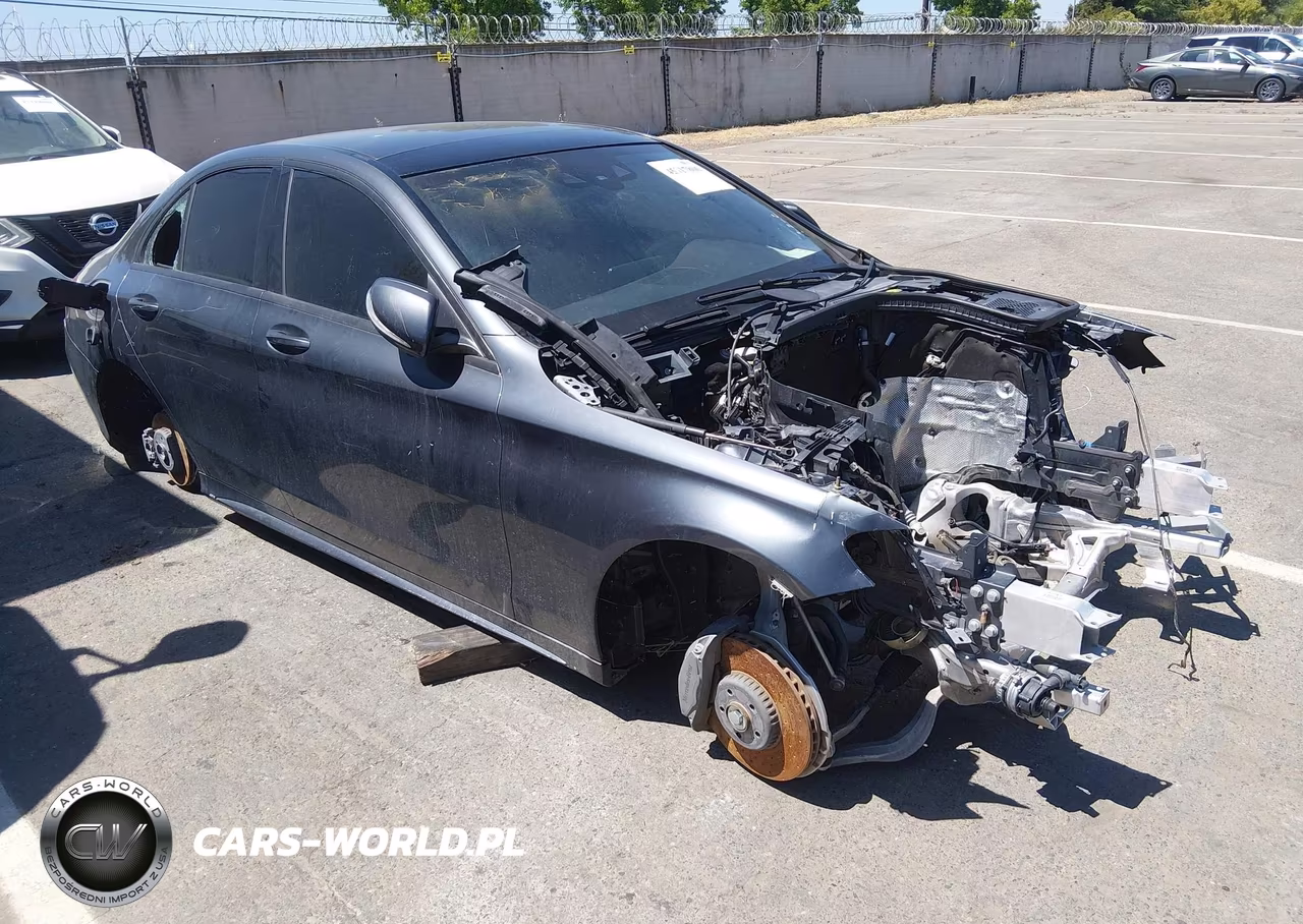 2015 Mercedes-Benz C 400 4Matic – zdjęcie 1 z 15
