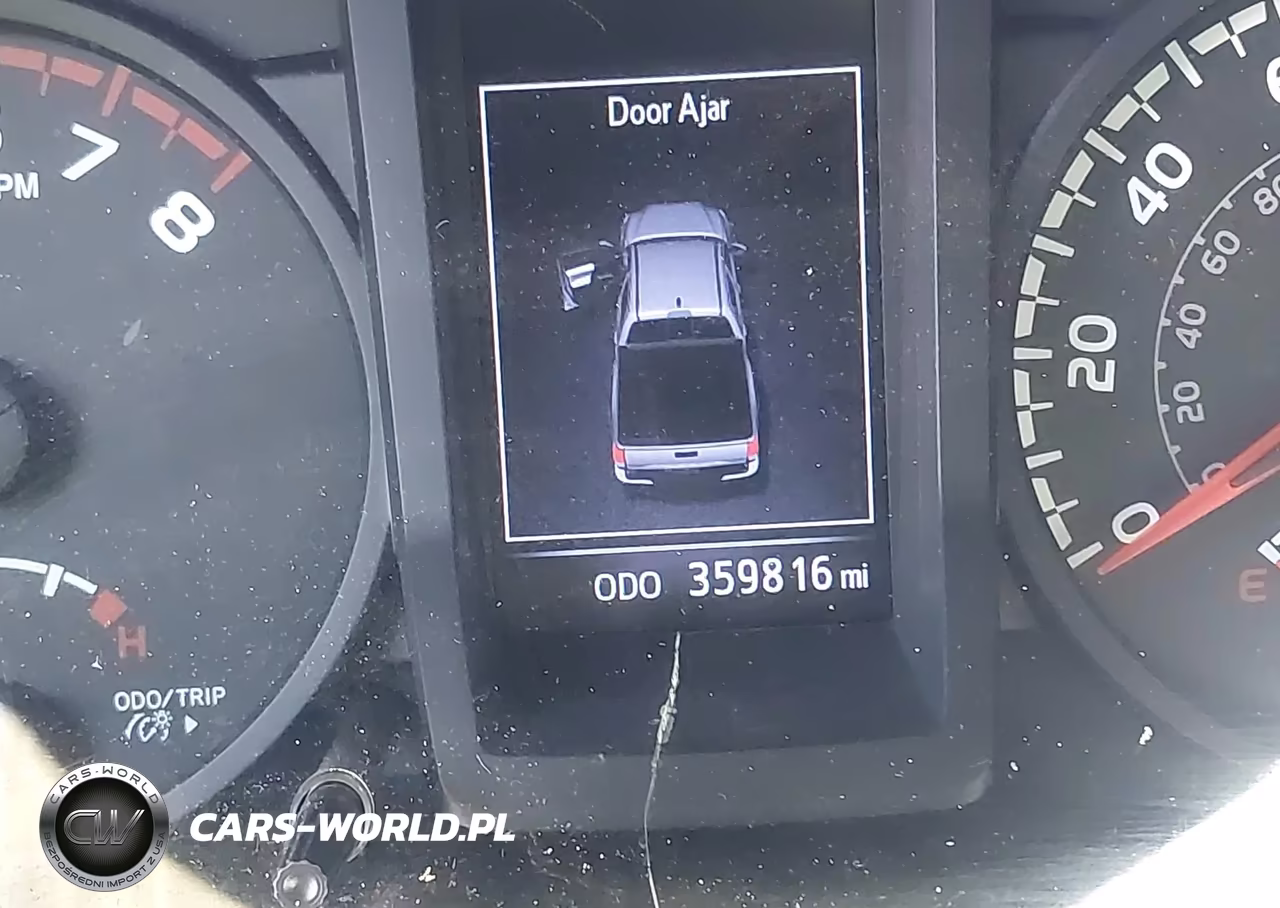 2018 Toyota Tacoma Sr VIN:5TFAX5GN3JX121175 - 16