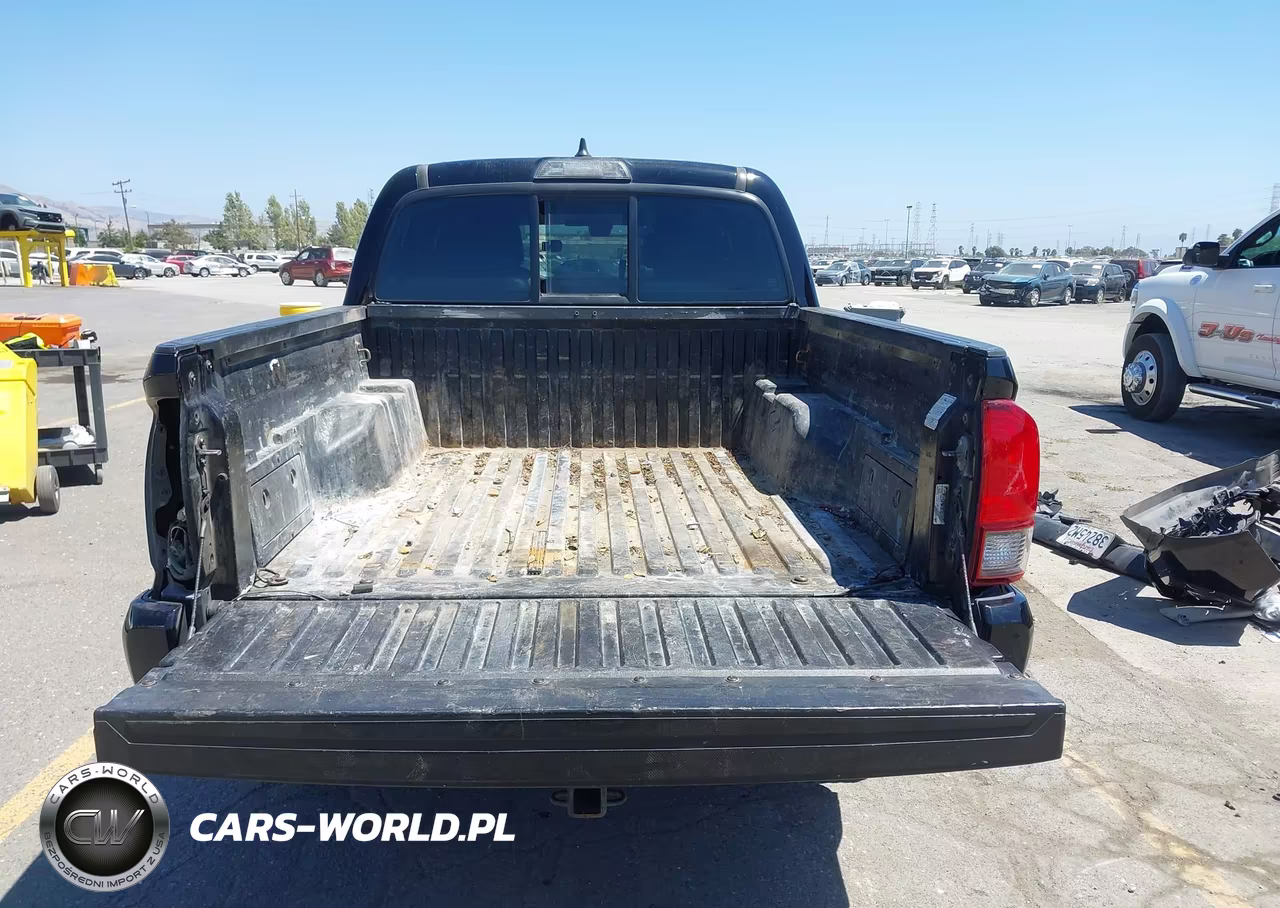 2018 Toyota Tacoma Sr VIN:5TFAX5GN3JX121175 - 17