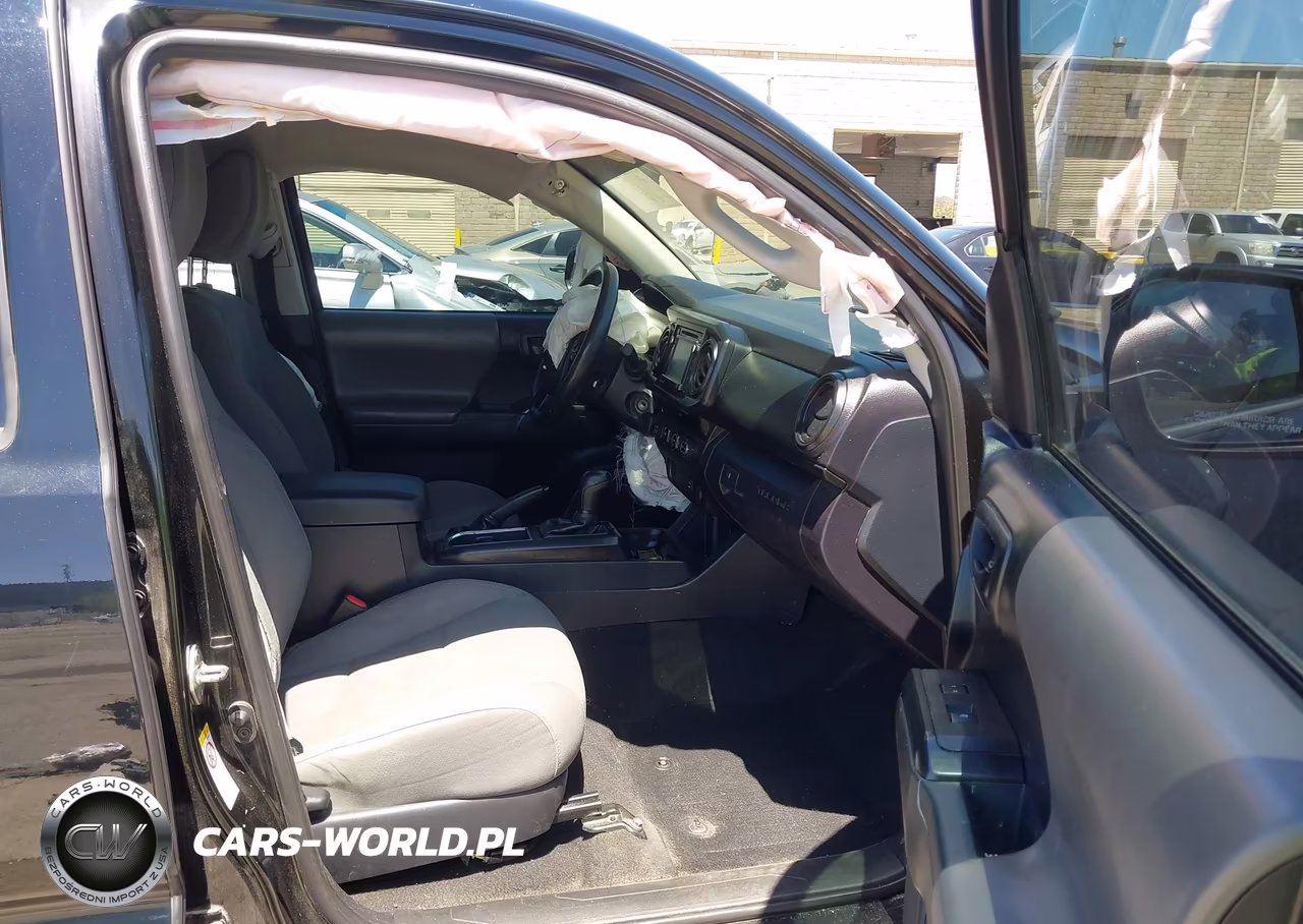 2018 Toyota Tacoma Sr VIN:5TFAX5GN3JX121175 - 5