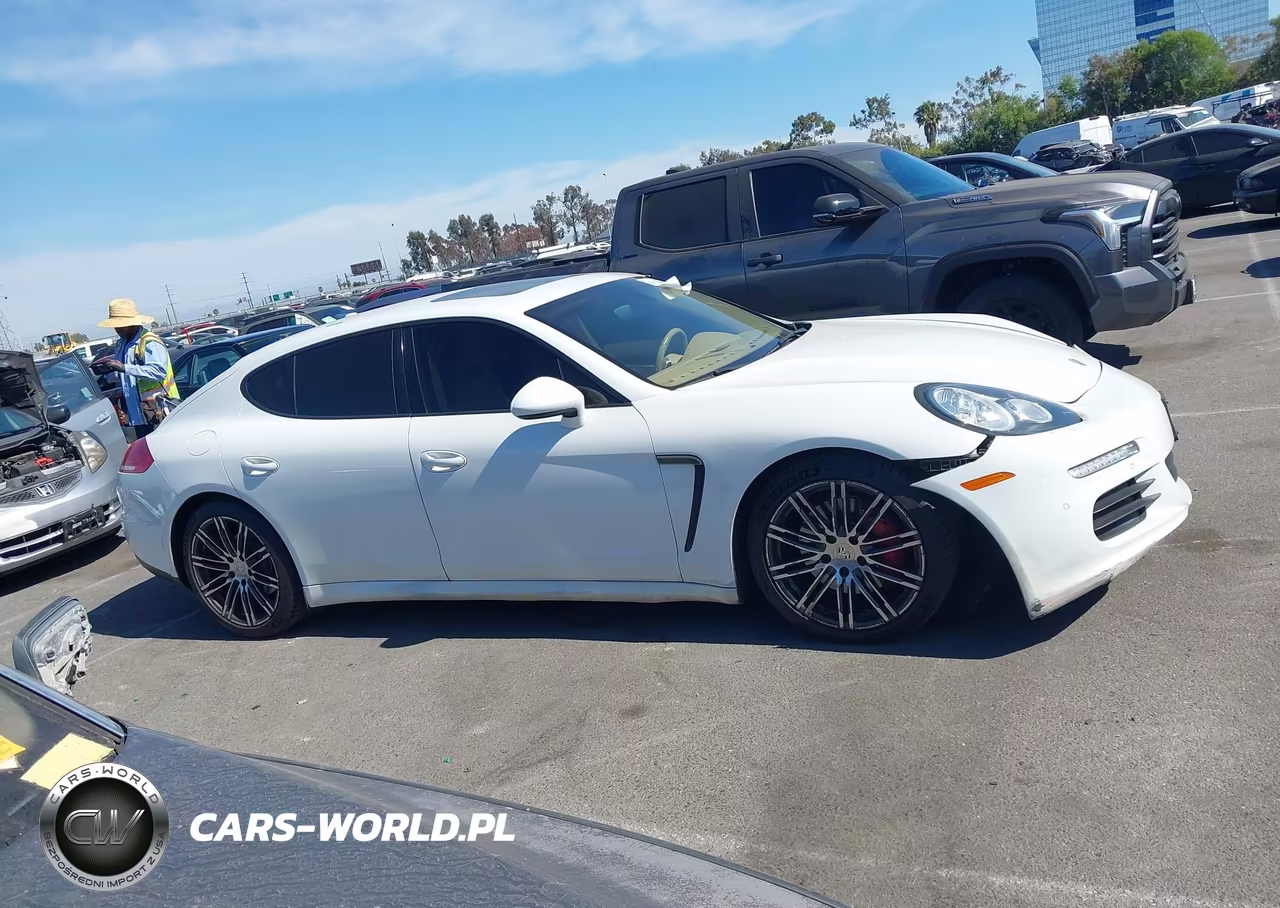 2015 Porsche Panamera 4 VIN:WP0AA2A7XFL001429 - 13