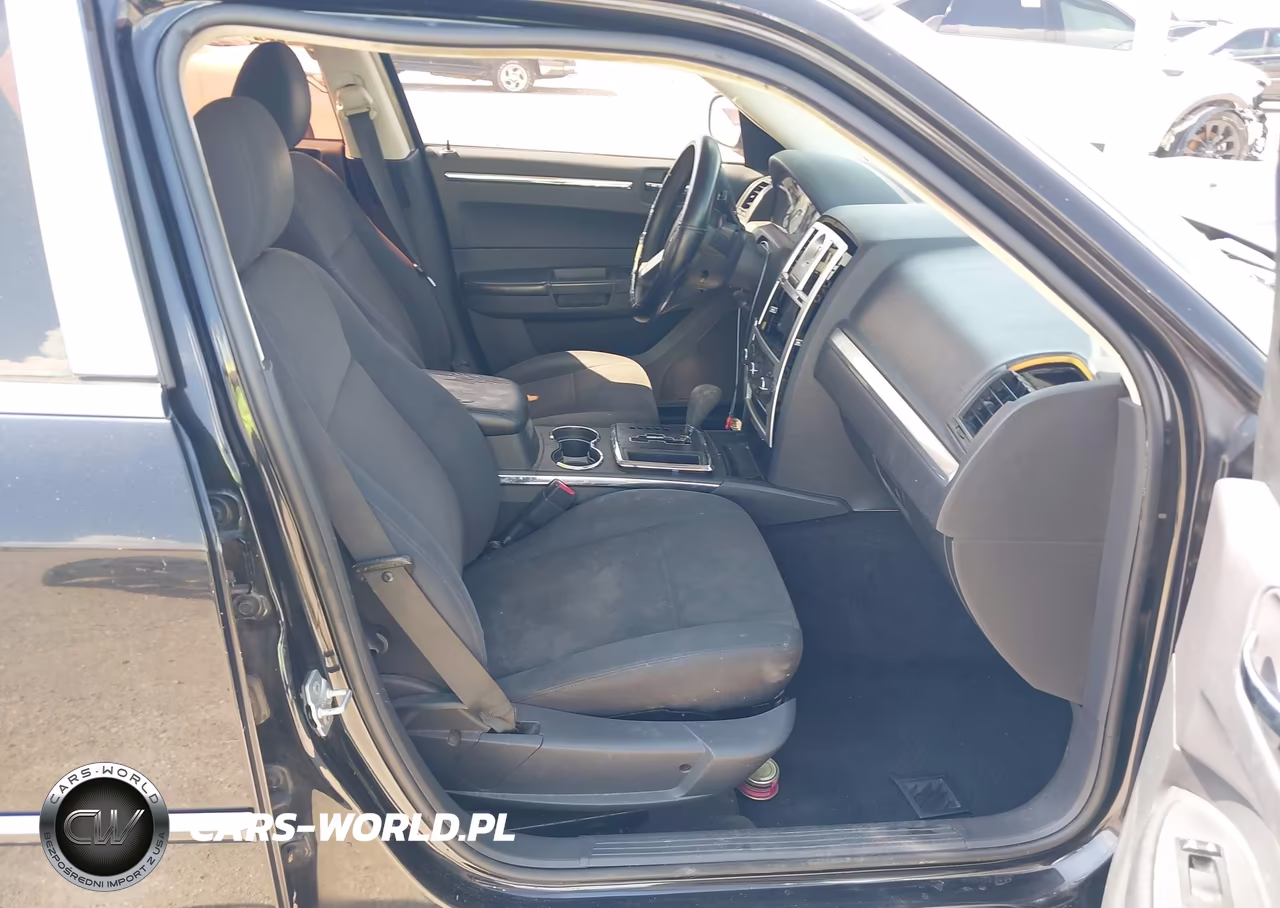 2010 Chrysler 300 Touring VIN:2C3CA4CD9AH208928 - 5