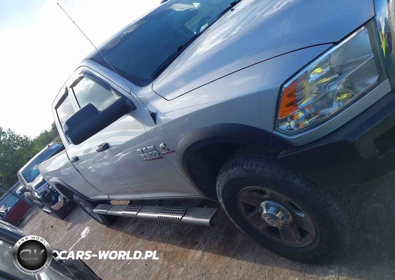 2018 Ram 2500 Tradesman 4X4 8' Box VIN:3C6UR5HL0JG222397 - 13