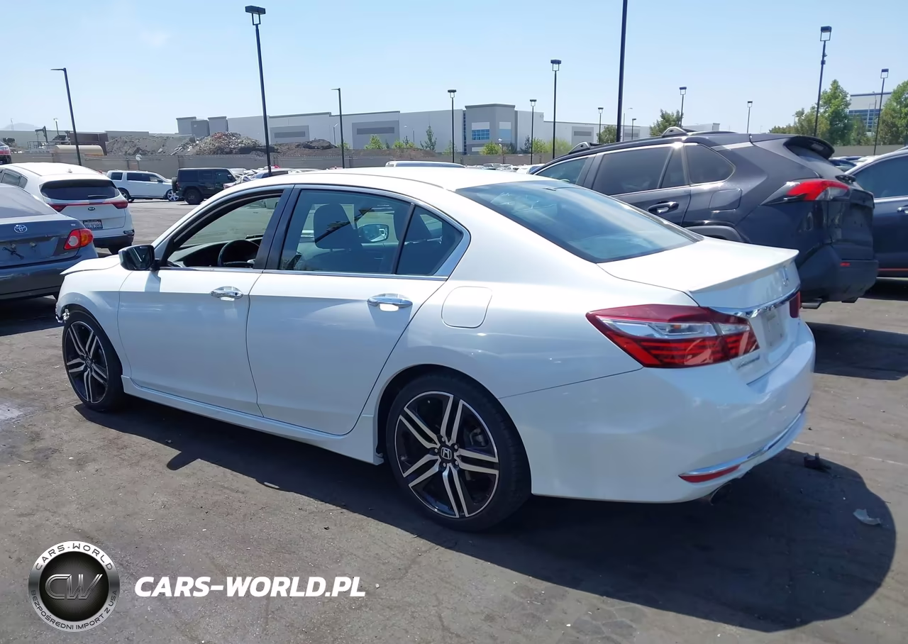 2017 Honda Accord Sport VIN:1HGCR2F52HA073511 - 15