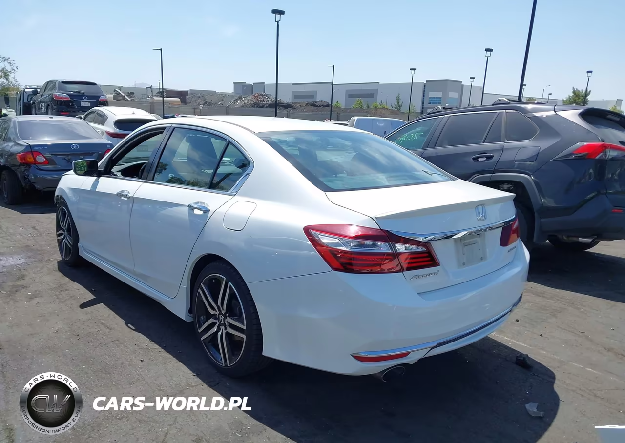 2017 Honda Accord Sport VIN:1HGCR2F52HA073511 - 3