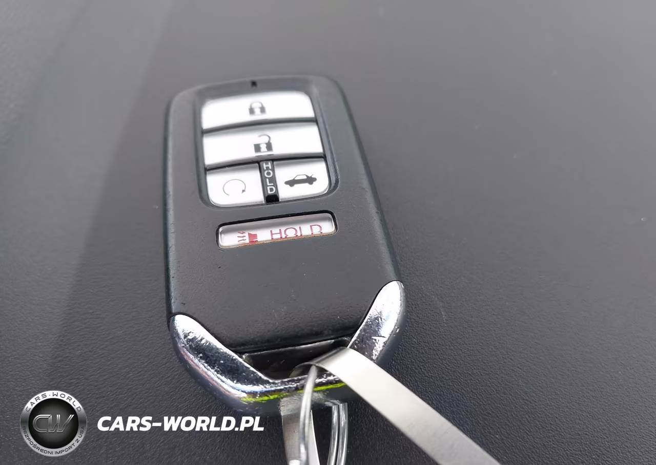 2017 Honda Civic Touring VIN:2HGFC3B91HH352639 - 11