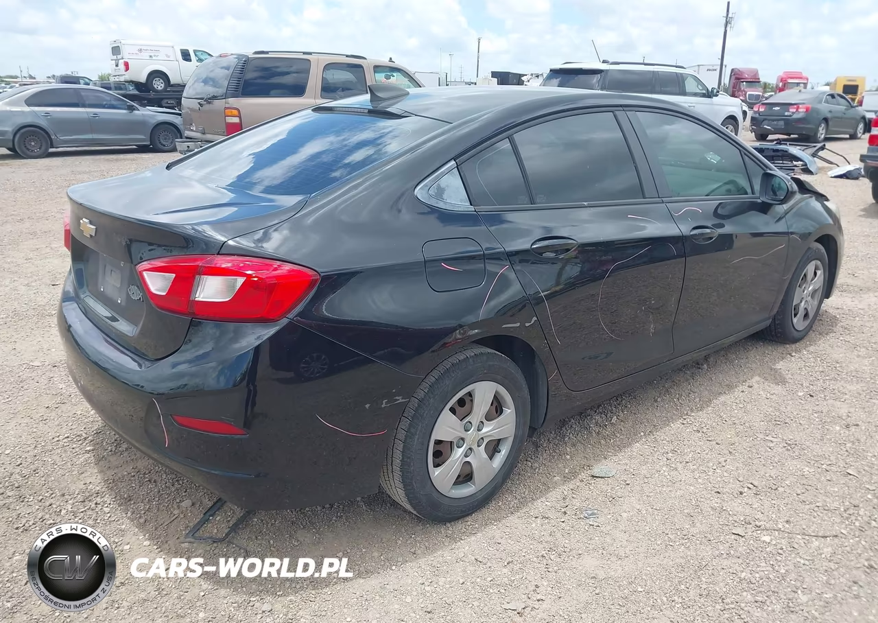 2018 Chevrolet Cruze Ls Auto VIN:1G1BC5SM8J7215446 - 4