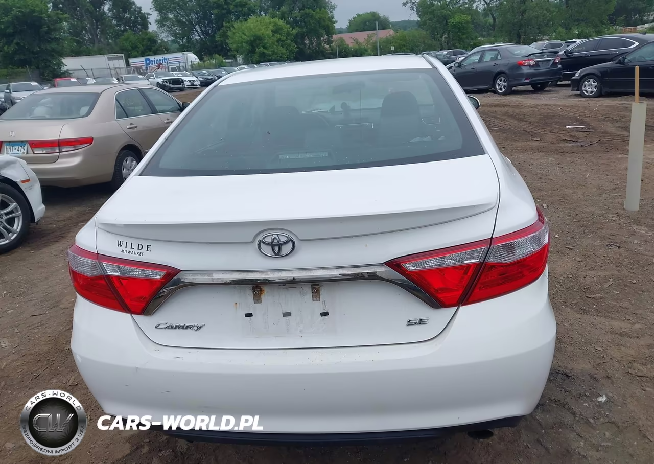 2015 Toyota Camry Se VIN:4T1BF1FK9FU888928 - 16