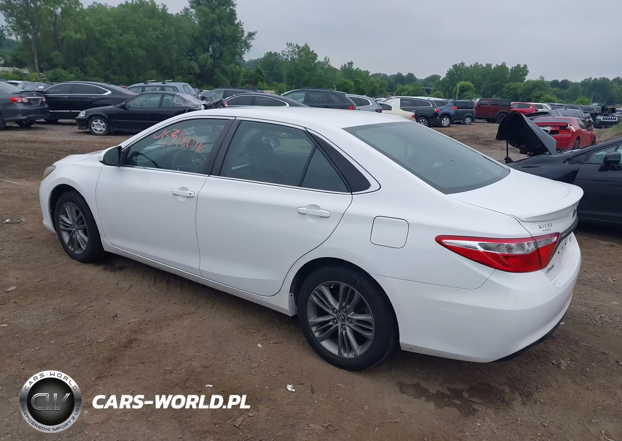 2015 Toyota Camry Se VIN:4T1BF1FK9FU888928 - 3