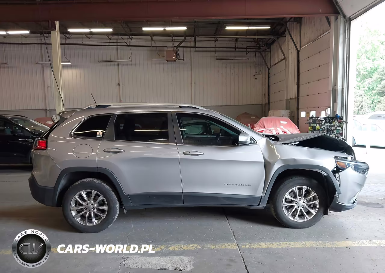 2019 Jeep Cherokee Latitude Plus 4X4 VIN:1C4PJMLX5KD253998 - 13
