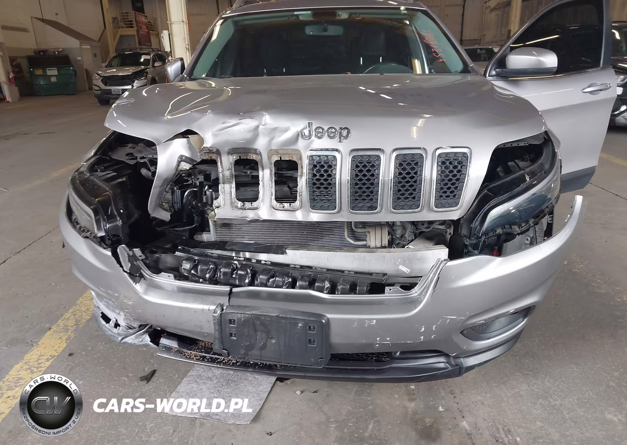 2019 Jeep Cherokee Latitude Plus 4X4 VIN:1C4PJMLX5KD253998 - 6