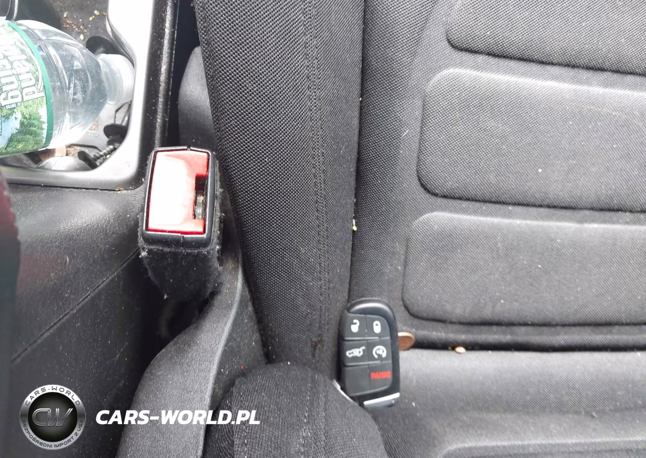 2022 Jeep Renegade Latitude 4X4 VIN:ZACNJDB12NPN45275 - 11