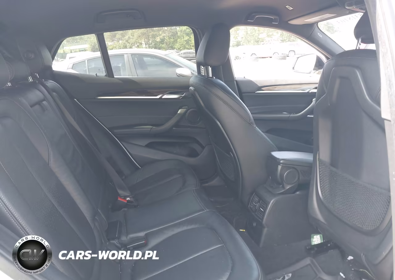 2018 BMW X2 xDrive28I VIN:WBXYJ5C36JEF76995 - 8